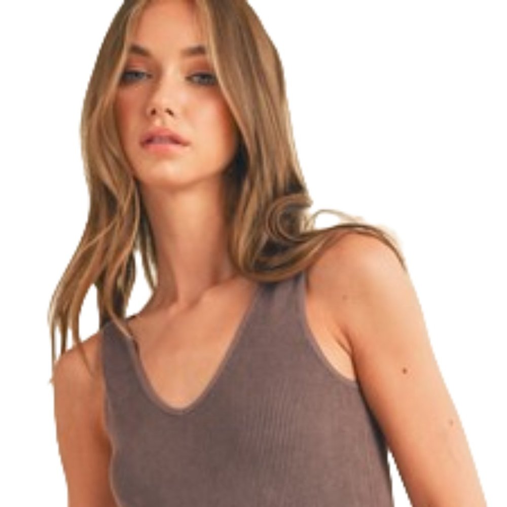 Fitted seamless, sleeveless reversible stone washed ribbed tank-Brown